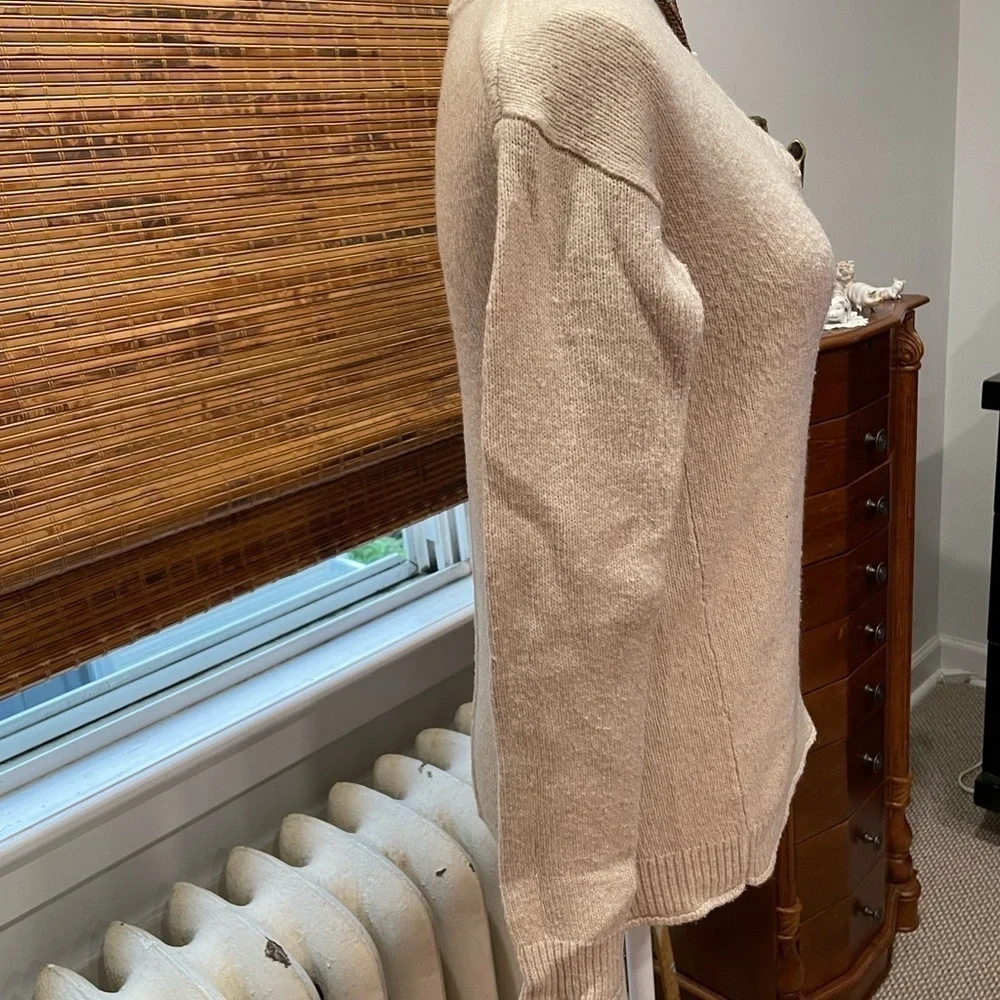 GAP CREAM V-NECK SWEATER - Picture 3 of 6